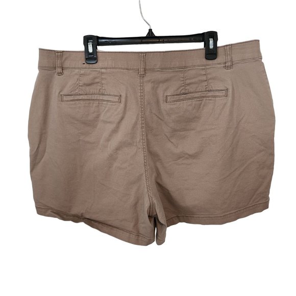 Lane Bryant Womens Dark Khaki/Light Brown 5" Inseam Shorts with Pocket Detail Si - Picture 2 of 5